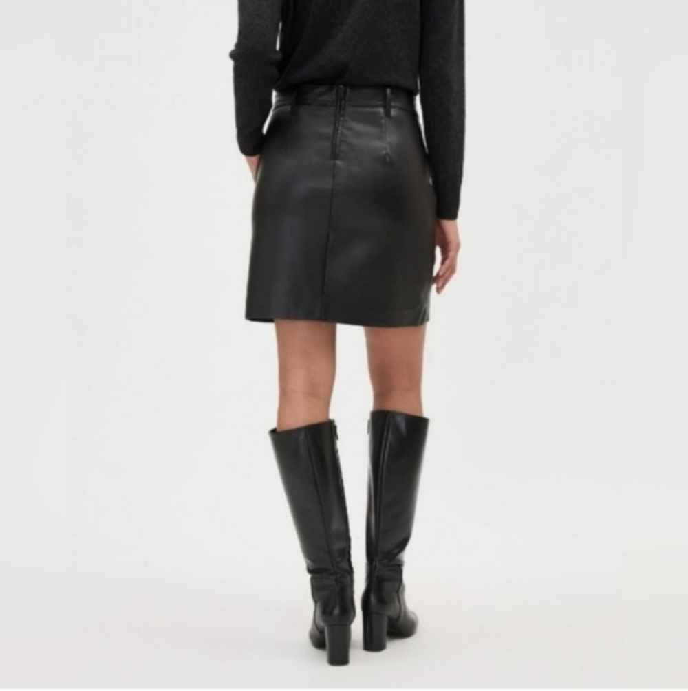 RW&CO. Black Faux Leather Skirt Size 8 - Picture 3 of 11